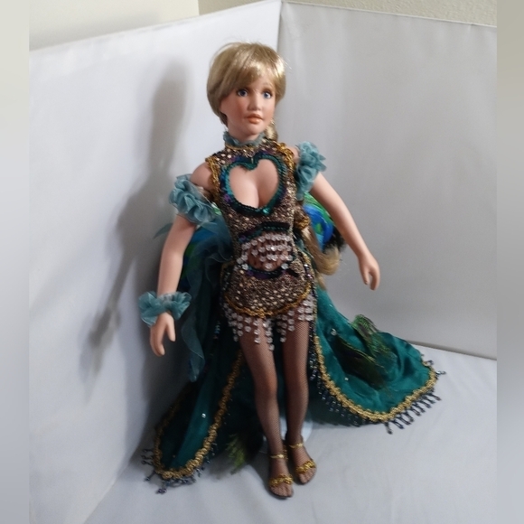 PARADISE Galleries Treasury Collection Dancing Doll - Picture 4 of 4